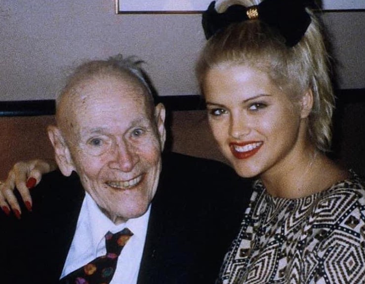 26-year-old Anna Nicole Smith married 89-year-old billionaire J. Howard Marshall