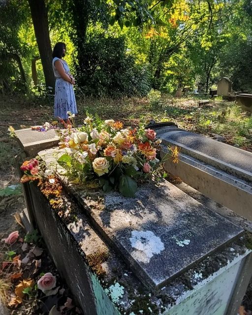 When a Woman Threw Away My Mom’s Flowers, She Revealed a Life-Altering Truth