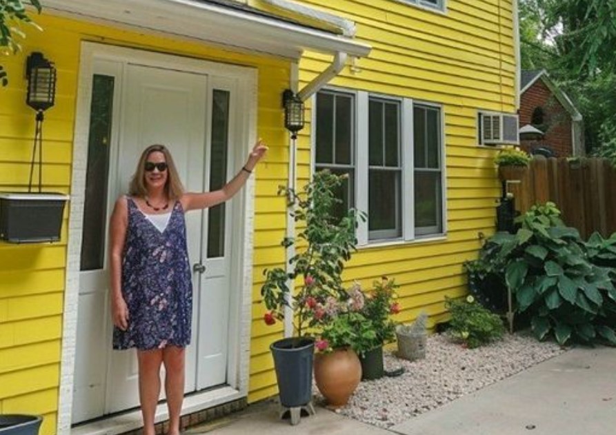 Neighbors Hated My House Color and Repainted It While I Was Away — I Was Enraged & Took My Revenge