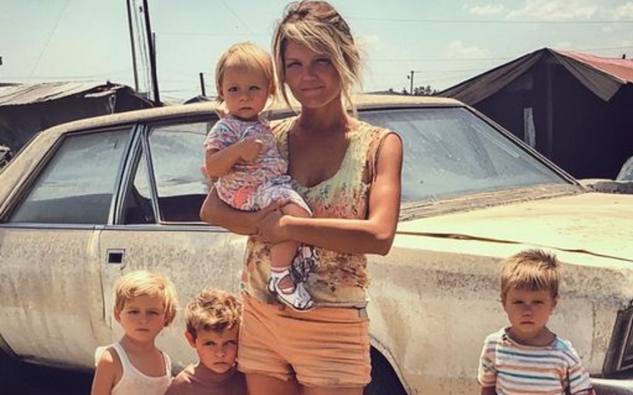 Single Mom of Four Buys Used Car, Owner Tells Her to Look In Trunk When She Gets Home