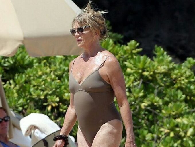 79-year-old Goldie Hawn’s body caused mixed reactions