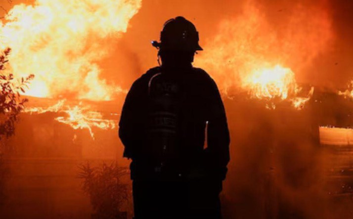 BREAKING: A Man Has Been Arrested In Relation To Causing The 960+ Acre Fire In Los Angeles