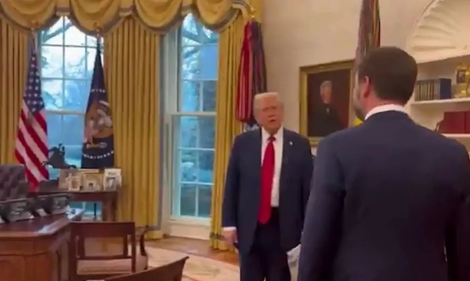 Viewers noticed a strange detail in the Oval Office, sparking widespread curiosity